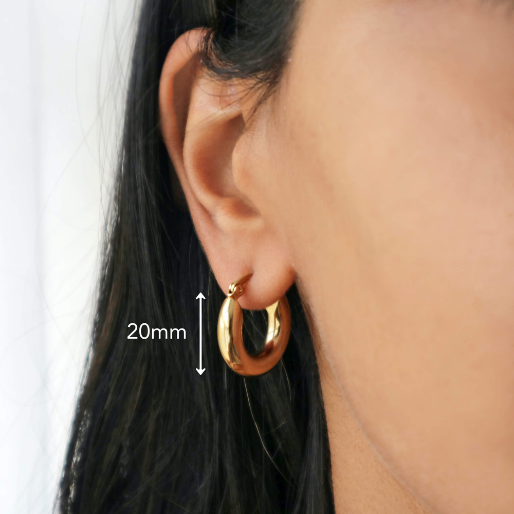 Chunky 18k gold plated gold hoop earrings – lightweight, waterproof womens jewellery by Rani and Co