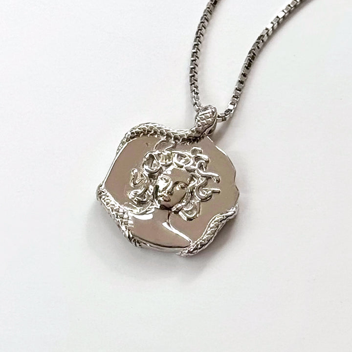 Medusa Necklace Silver (Defect)