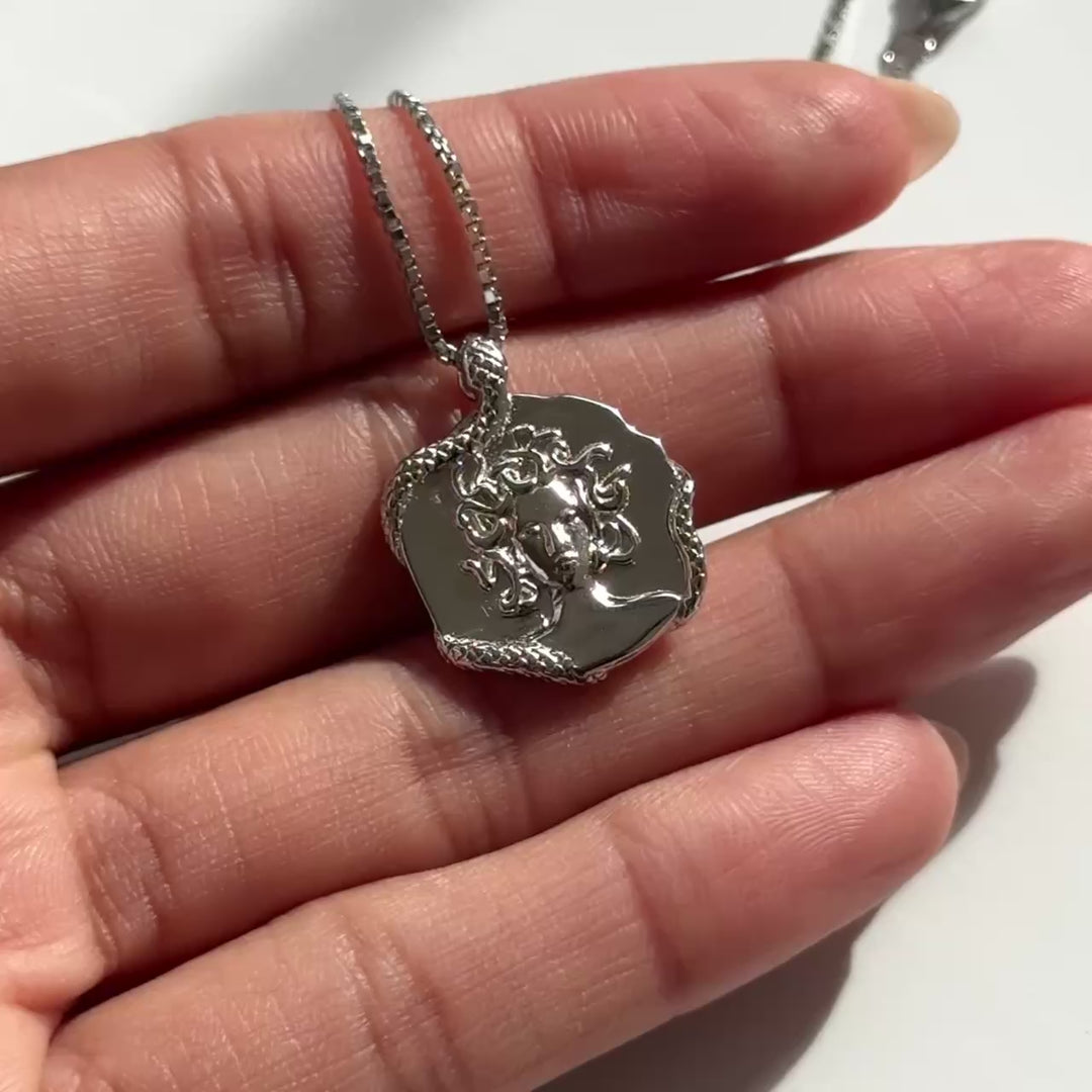 Medusa Necklace Silver (Defect)