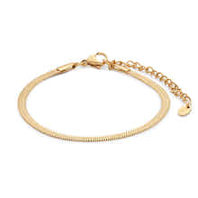 Minimal simple chain gold bracelet waterproof made for everyday wear in 18k gold plated finish by Rani and Co