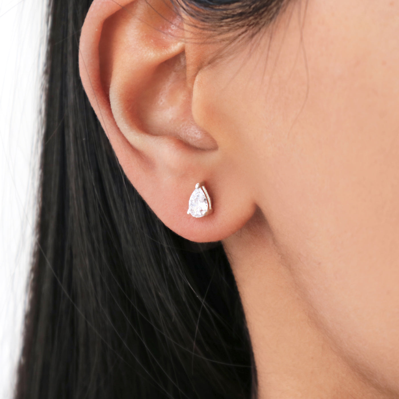 Cubic Zirconia Teardrop Stud Earrings (Silver)