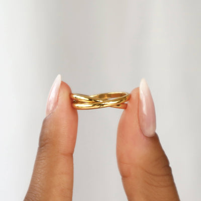 Gold interlocked rings, waterproof rings, Rani & Co. jewellery