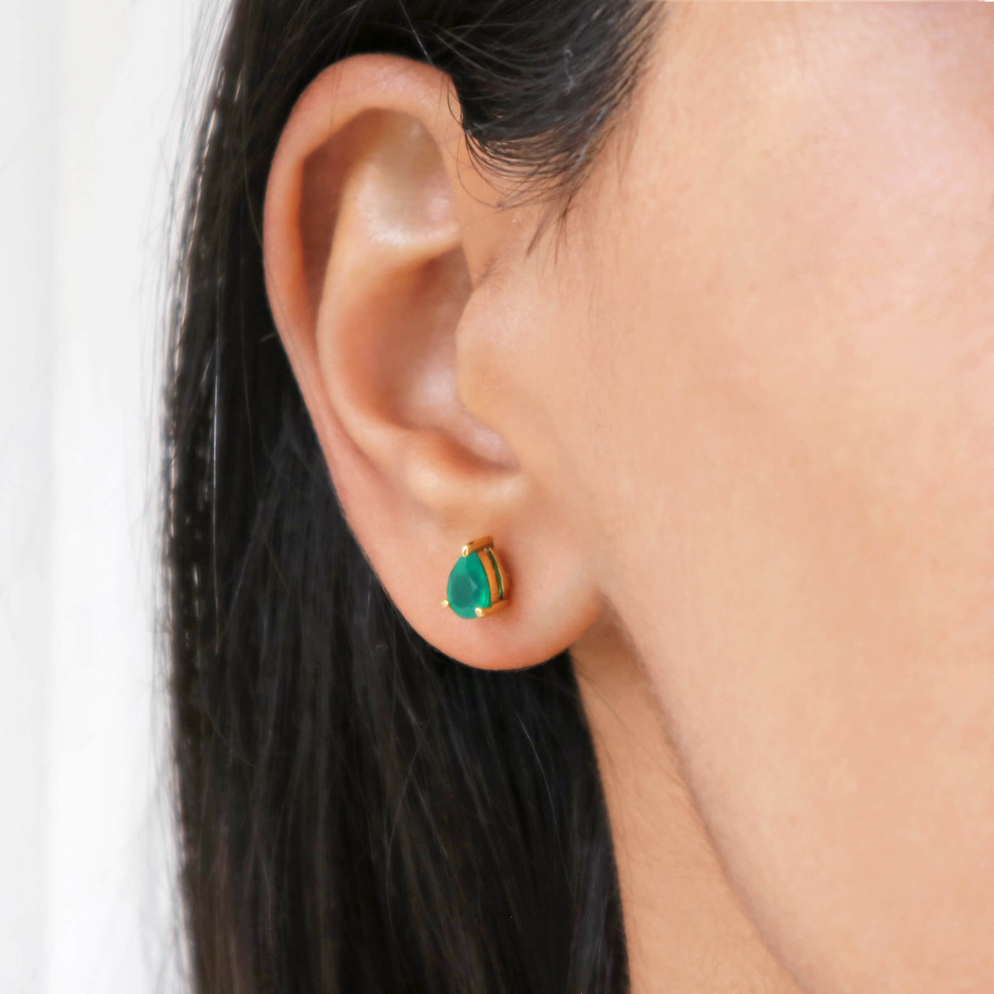 Green Onyx Teardrop Stud Earrings (Gold)