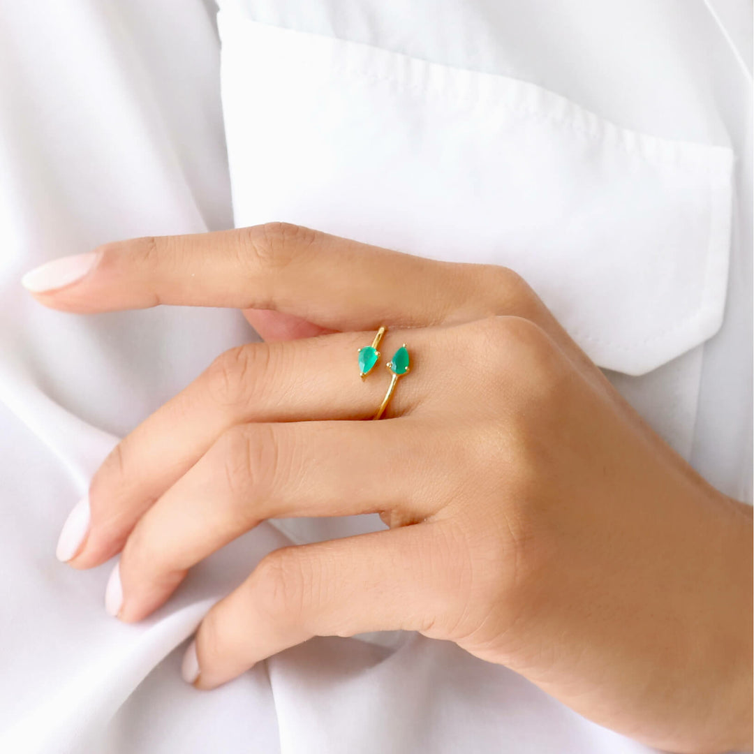 Green Onyx Teardrop Ring (Gold)